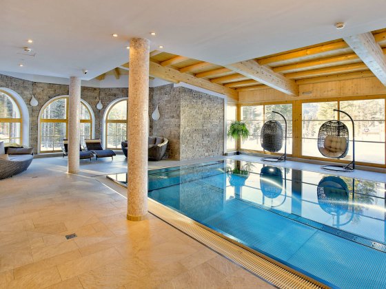 wellnesshotel koenigsleiten zillertal ruheraum indoor pool