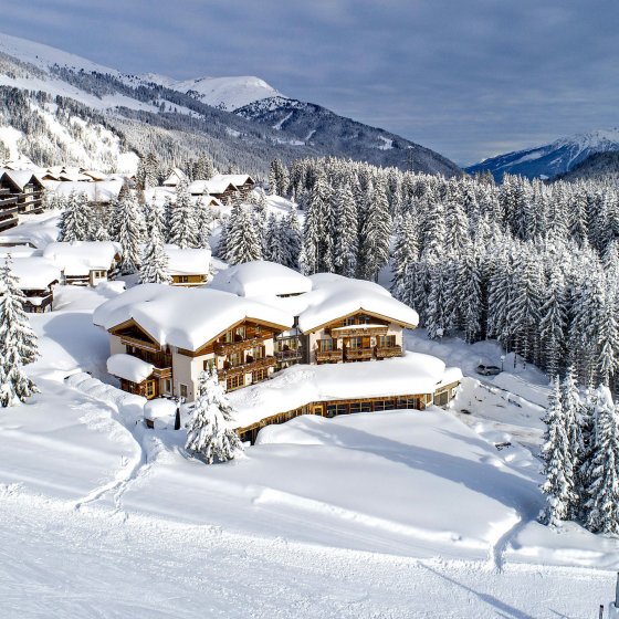 hotel koenigsleiten winter aussen 3