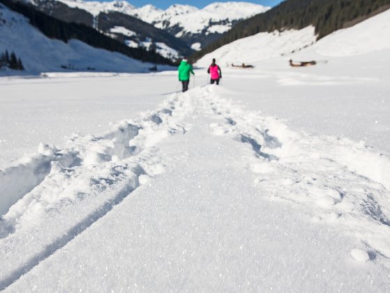 hotel romantik zillertal tirol winter schneeschuh wandern