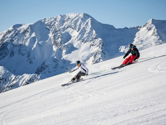 skigebiet zillertal arena skifahrer