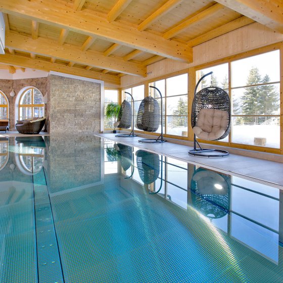 wellnesshotel koenigsleiten zillertal ruheraum pool